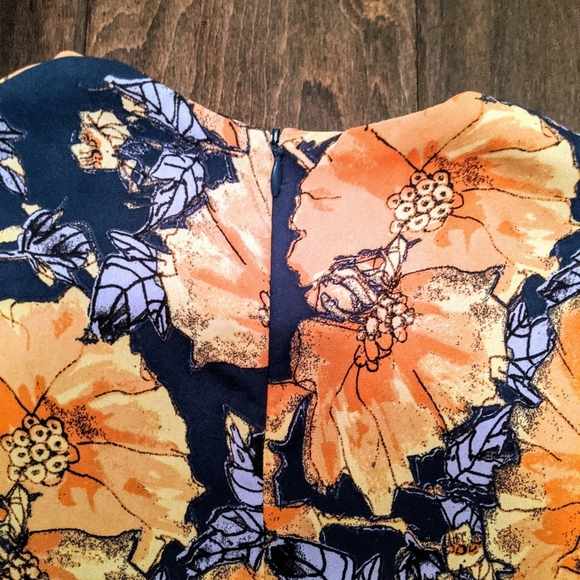 Summery Babaton Top 💕 - Picture 6 of 7